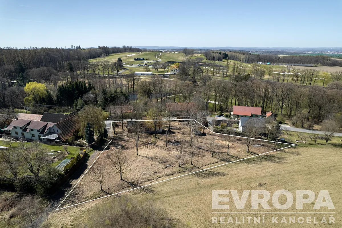Prodej stavebního pozemku 2907 m²